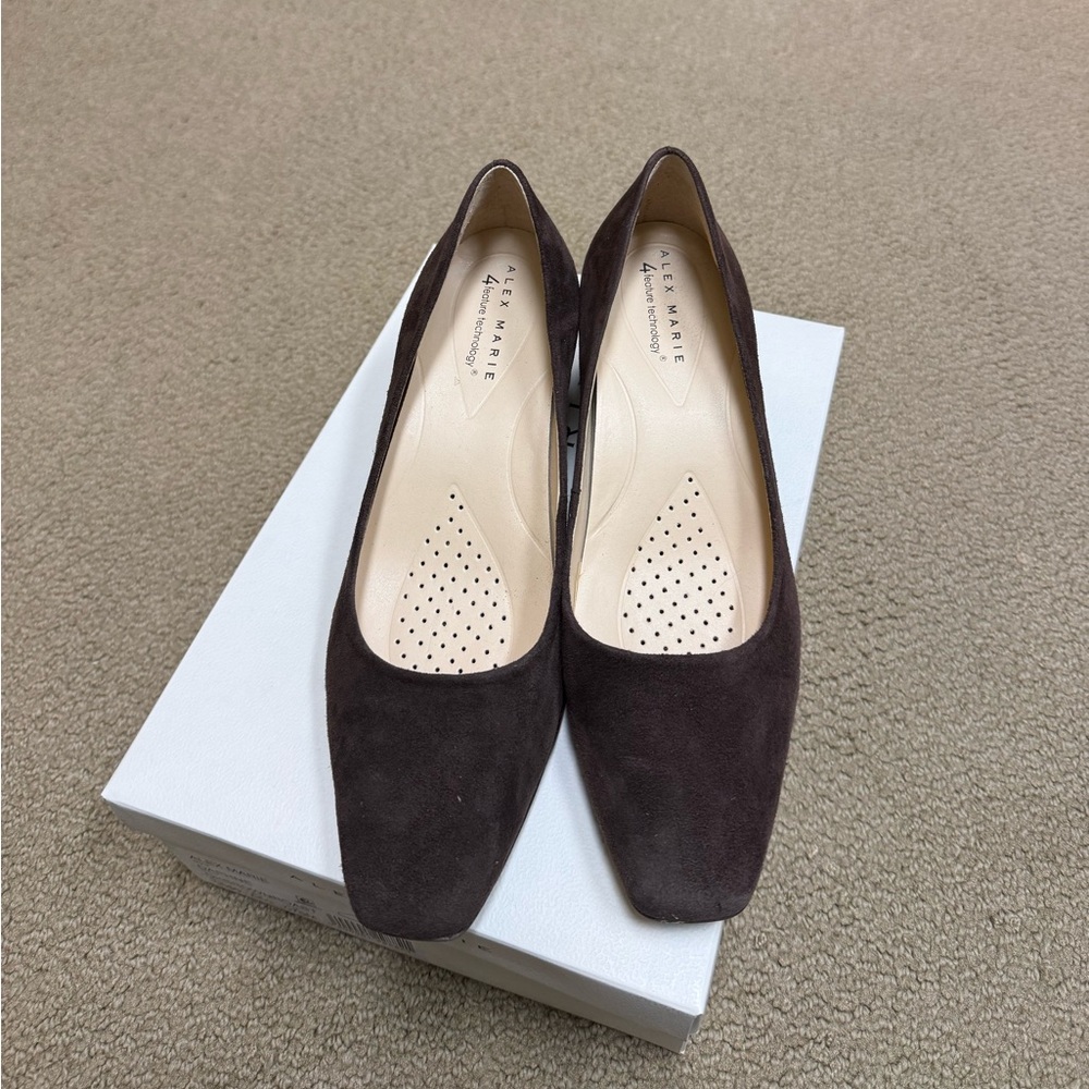Alex Marie Daphne Suede Block Heel Pumps Size 7.5